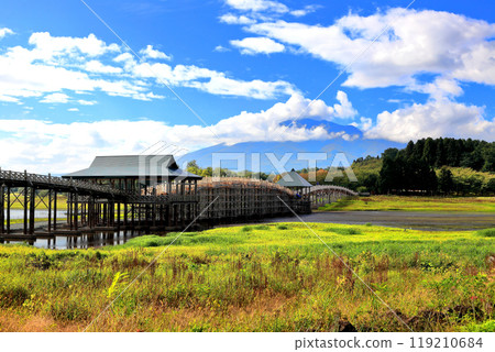 Tsuru no Mai Bridge, Japan's largest wooden triple drum bridge 119210684