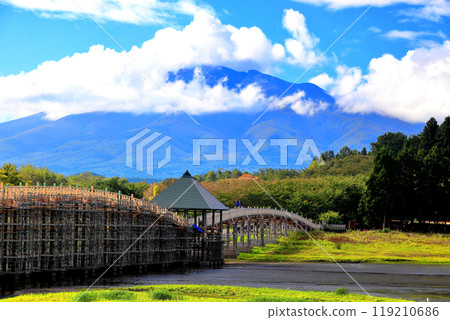 Tsuru no Mai Bridge, Japan's largest wooden triple drum bridge Tsuru no Mai Bridge, Japan's largest wooden triple drum bridge 119210686