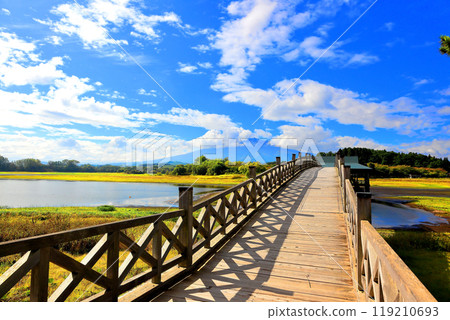 Tsuru no Mai Bridge, Japan's largest wooden triple drum bridge 119210693