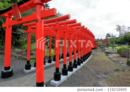 Takayama Inari Shrine: Thousand Torii Gates Takayama Inari Shrine: Thousand Torii Gates 119210995