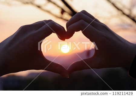 從戀人聖地千光寺公園看到的夕陽 119211429