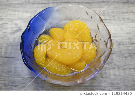 Canned mandarin orange 119214480