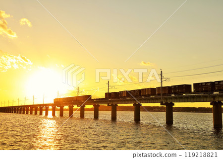 Ibaraki Prefecture Twilight Kitaura Bridge and freight train Ibaraki Prefecture Twilight Kitaura Bridge and freight train 119218821