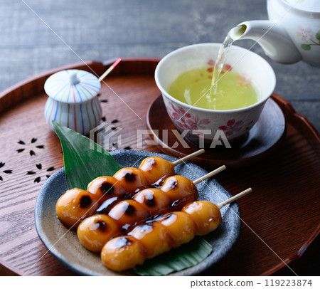 日式甜點禦手洗團子 119223874