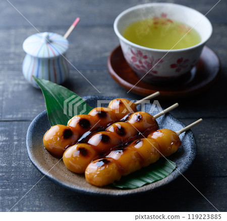 Japanese sweets: Mitarashi dango 119223885