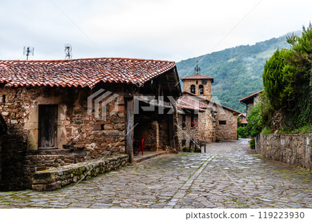 Scenic view of Barcena Mayor, a traditional small village in Cantabria 119223930