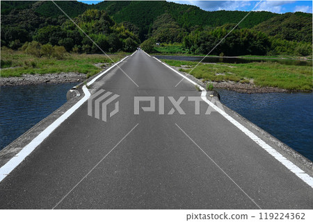 直薩達沉降橋 119224362