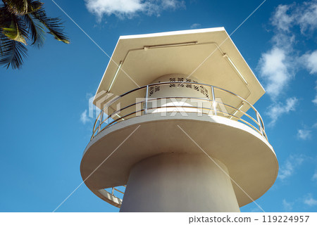 [Thailand] The beautiful contrast between the white lighthouse on Koh Samui and the blue sky 119224957