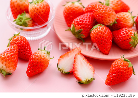 Strawberry Party Strawberry Party 119225199