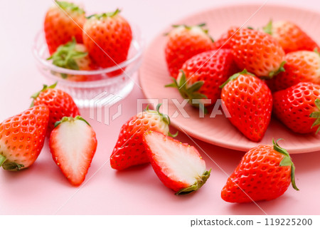 Strawberry Party Strawberry Party 119225200