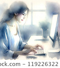 面對電腦的女人① 119226322