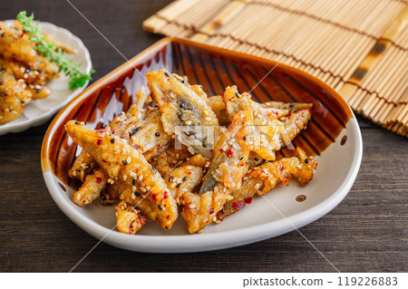 Deep fried burdock root 119226883