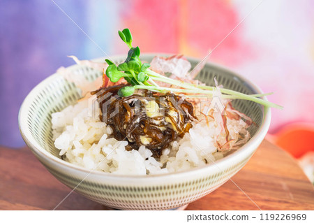 Mozuku rice bowl 119226969
