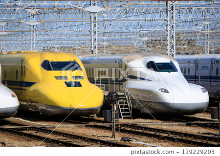 Doctor Yellow and N700S series waiting at the arrival and departure line 119229203