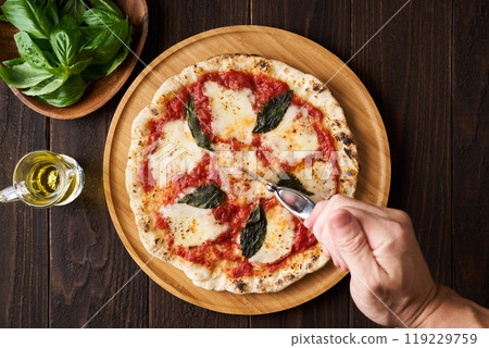 Cutting the Margherita Cutting the Margherita 119229759