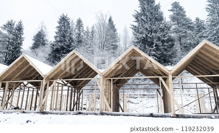 arrangement of the wooden frame of the house, winter 119232039
