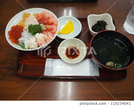 積丹海鮮蓋飯 積丹海鮮蓋飯 119234041