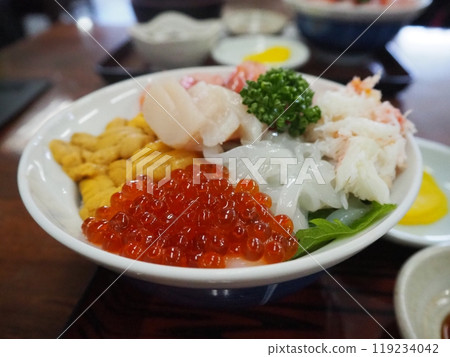 積丹海鮮蓋飯 積丹海鮮蓋飯 119234042
