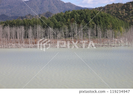 Lake Superior (Hokkaido), a sunken mining town Lake Superior (Hokkaido), a sunken mining town 119234947