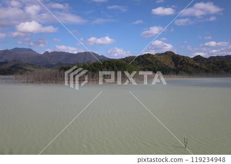 Lake Superior (Hokkaido), a sunken mining town 119234948
