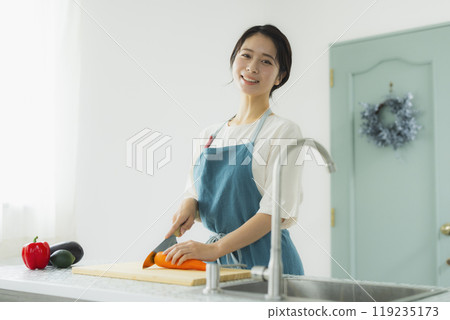 Apron woman Apron woman 119235173