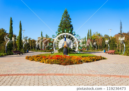 Rudaki monument at the Rudaki Park in Dushanbe 119236473