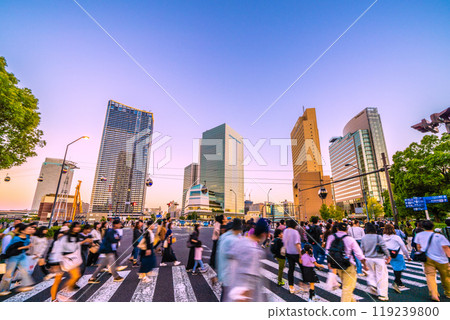 Yokohama cityscape, Japan, October. The Nipponmaru intersection in front of Sakuragicho Station is crowded with foreign tourists. To the right is Sakuragicho Station (October 13th) 119239800