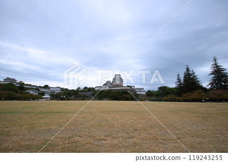 Himeji Castle and Sannomaru Square (Himeji City, Hyogo Prefecture) 119243255