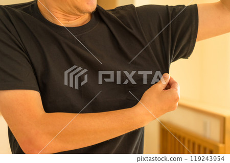 40多歲男性腋下出汗 119243954