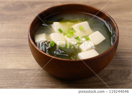 Miso soup with tofu, wakame seaweed and spring onion, Traditional Japanese soup 119244046