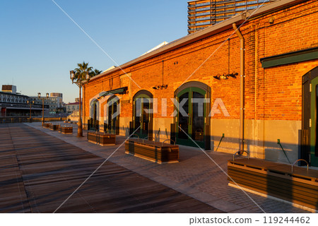 Kobe Harborland in the early morning 119244462