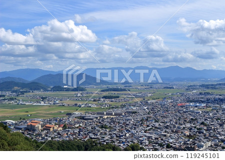 從滋賀縣八幡山眺望近江八幡市區 119245101