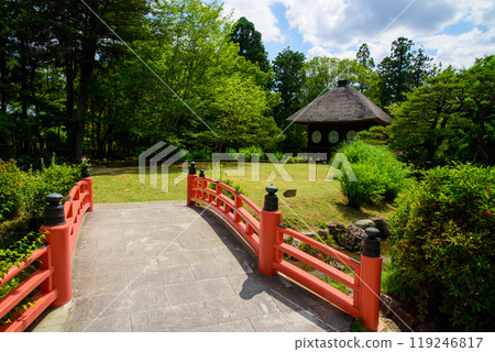 Circular window of Kasuga Taisha Shrine 119246817