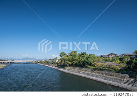 View of the Uji River from Asagiri Bridge towards Uji Bridge 119247055