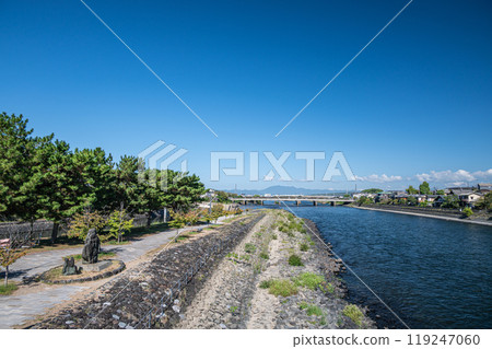 從朝霧橋到宇治橋的宇治河風景 119247060