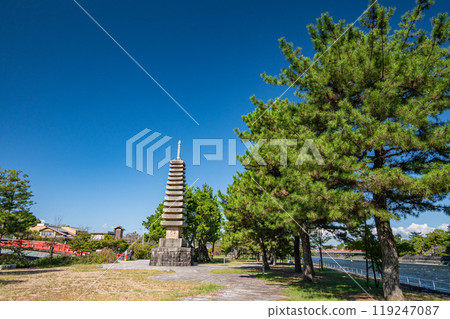 Uji Park Tower Island, Thirteen-story Stone Pagoda, Uji City, Kyoto Prefecture Uji Park Tower Island, Thirteen-story Stone Pagoda, Uji City, Kyoto Prefecture 119247087