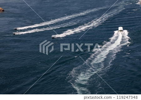 Fishing boats and tidal observation vessels passing through the Kurushima Strait 119247348
