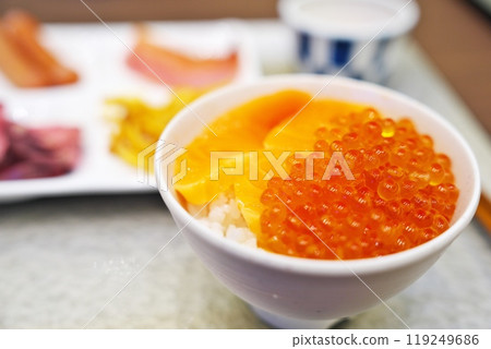 Luxury breakfast 119249686