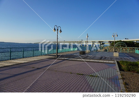 藍天白雲下的臨空公園 119250290