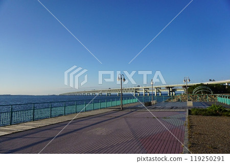 藍天白雲下的臨空公園 119250291