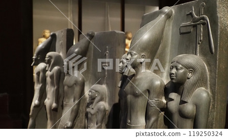 埃及博物館門卡拉國王 119250324