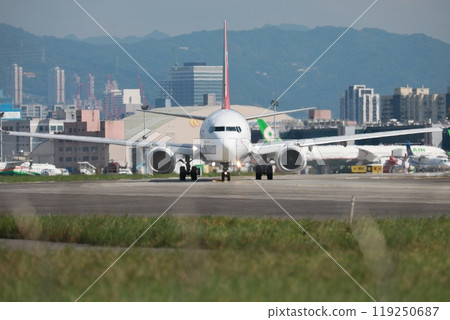 airliner airliner 119250687