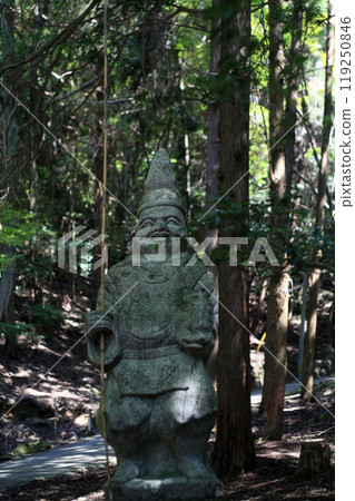 Ebisu statue on the approach to the shrine 119250846