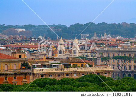 從義大利南歐共和國羅馬拉齊奧聖天使城堡觀景台欣賞城市景觀 119251912