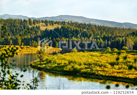 Oxbow Bend of the Snake River in Grand Teton National Park in Wyoming, United States 119252654