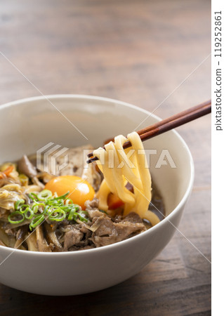 Beef suki udon Beef suki udon 119252861
