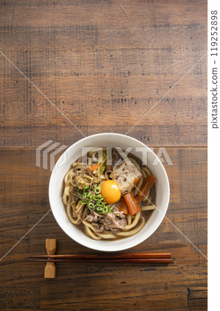 Beef suki udon 119252898