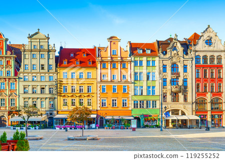 Beautiful view of the old town and market square. Wroclaw, Poland 119255252