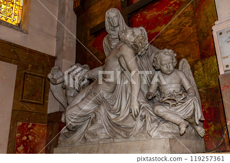 interiors of Saint Roch church, Paris, France 119257361