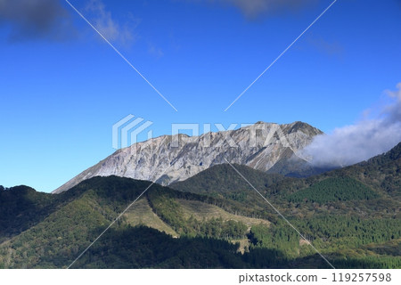 Mountain climbing Ohyama 119257598